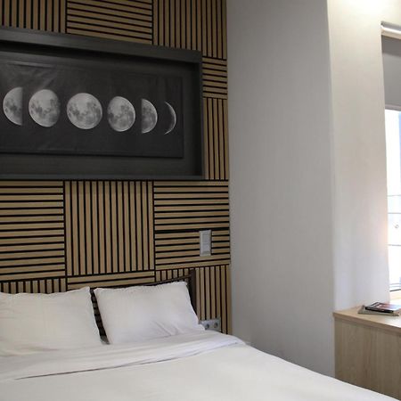 Aris Premium Accommodations Aten Exteriör bild