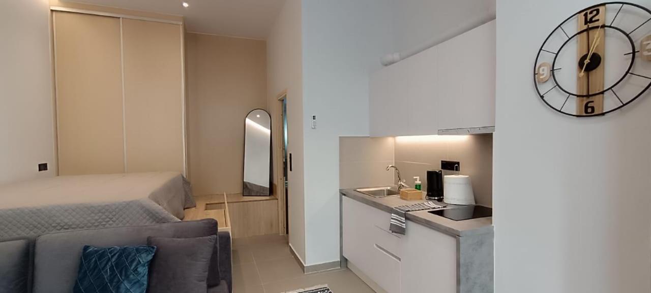 Aris Premium Accommodations Aten Exteriör bild