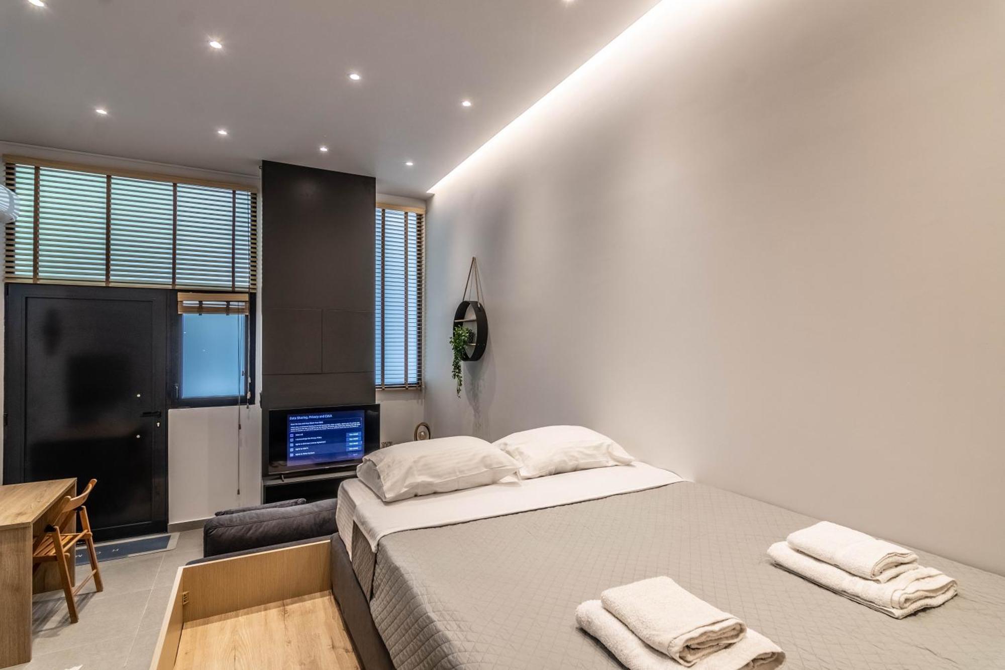 Aris Premium Accommodations Aten Exteriör bild