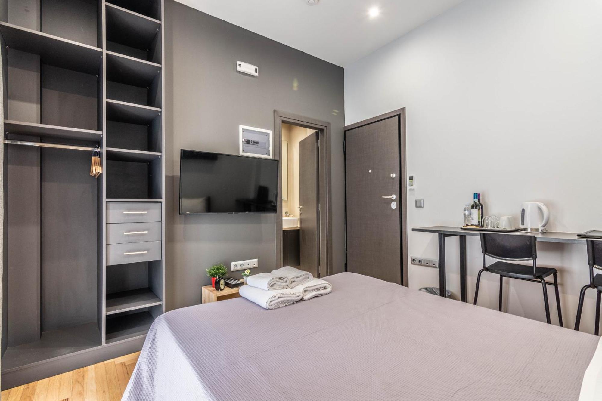 Aris Premium Accommodations Aten Exteriör bild