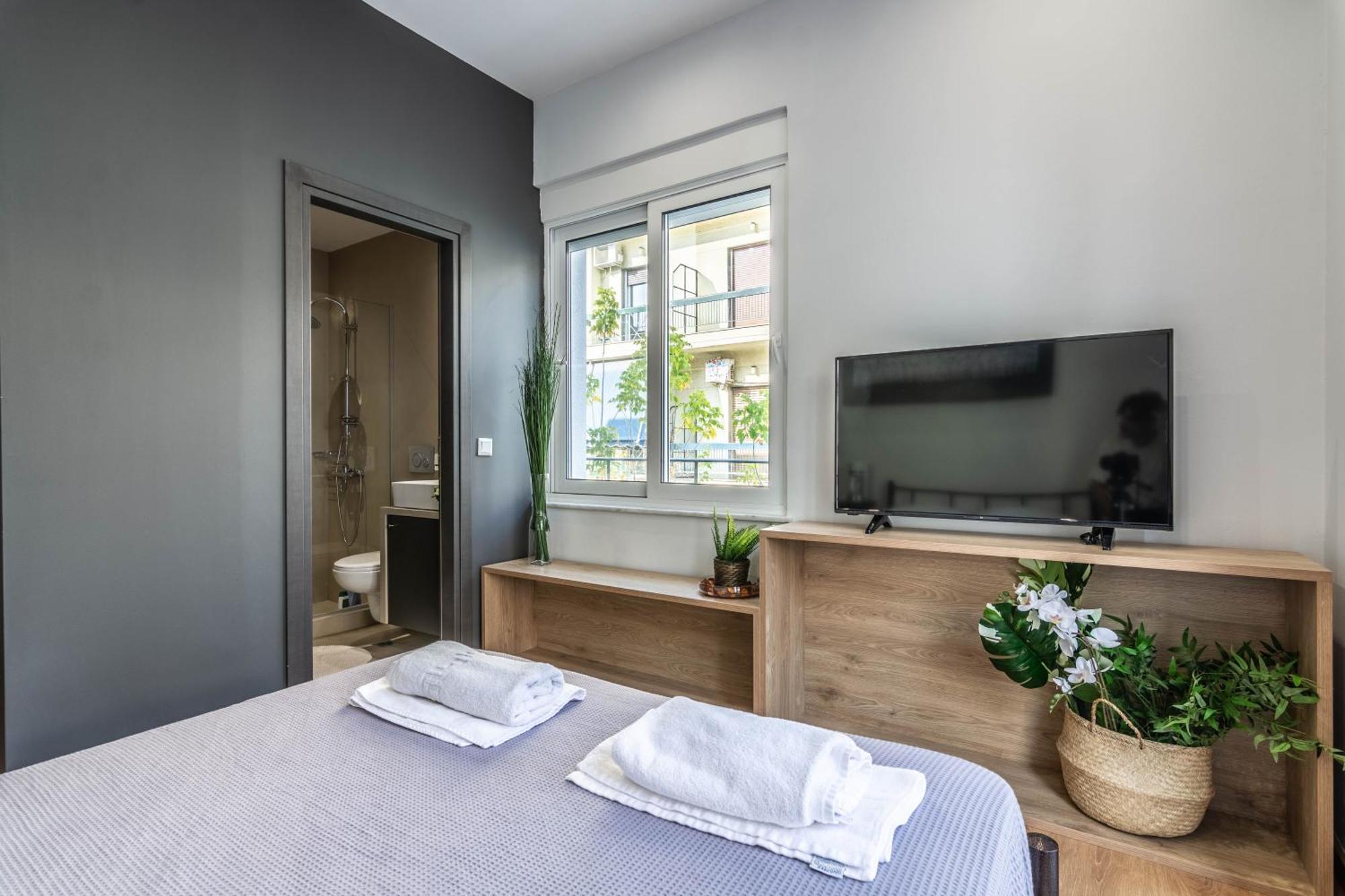 Aris Premium Accommodations Aten Exteriör bild