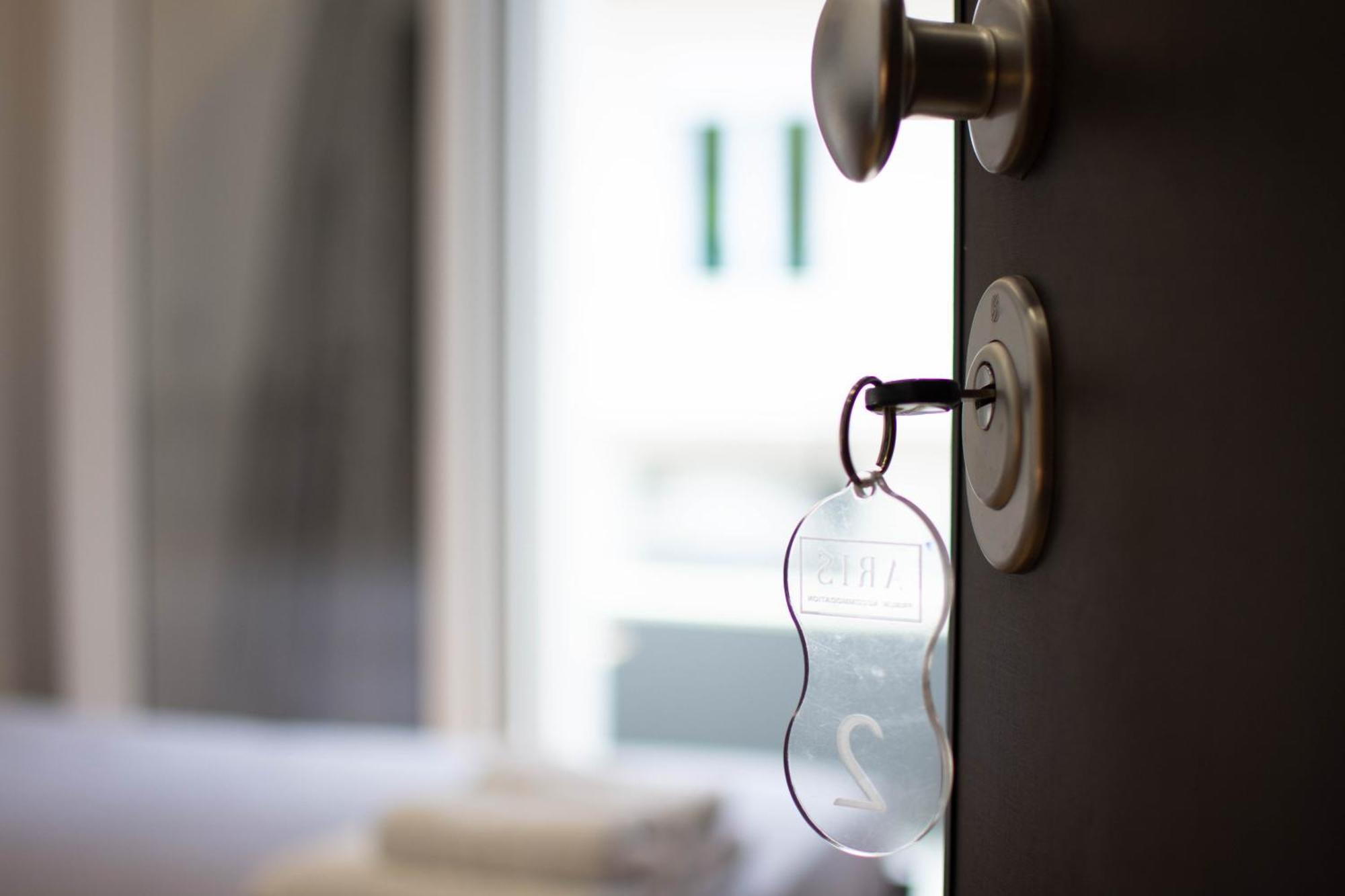Aris Premium Accommodations Aten Exteriör bild